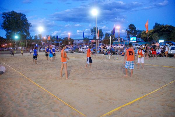 Costanera Norte - Cancha de arena